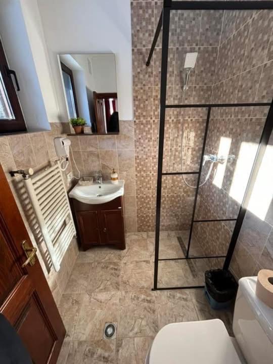 Cabana Izvoarele Doftanei Trăisteni Eksteriør billede